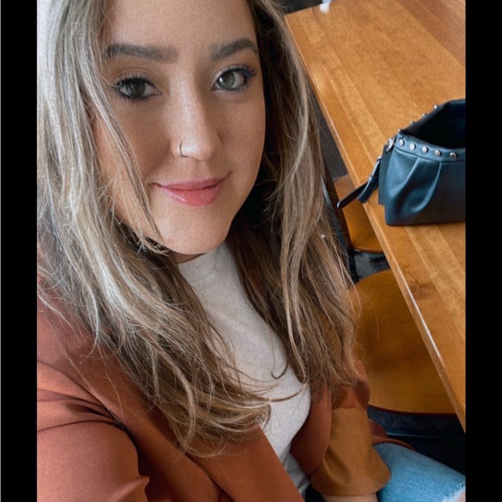 Meet your Posher, Ariel